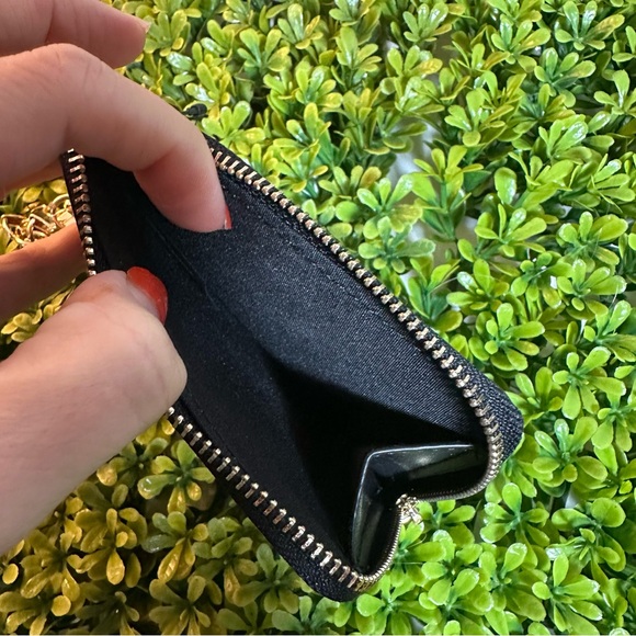 NWOT Nanette Lepore Floral Black Wallet with Gold Colored Trim and Wrist Chain - Picture 7 of 9